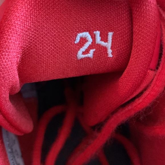 Hi everyone, these are my customized Kyrie 6 basketball shoe - Picture 6 of 7